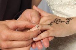 إمرأة حنون وجادة يشقّ معها الطّريق في رحاب العدل والمساواة