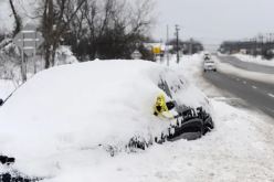 علقت وسط الثلوج.. أمريكية توثق آخر لحظات حياتها بفيديو