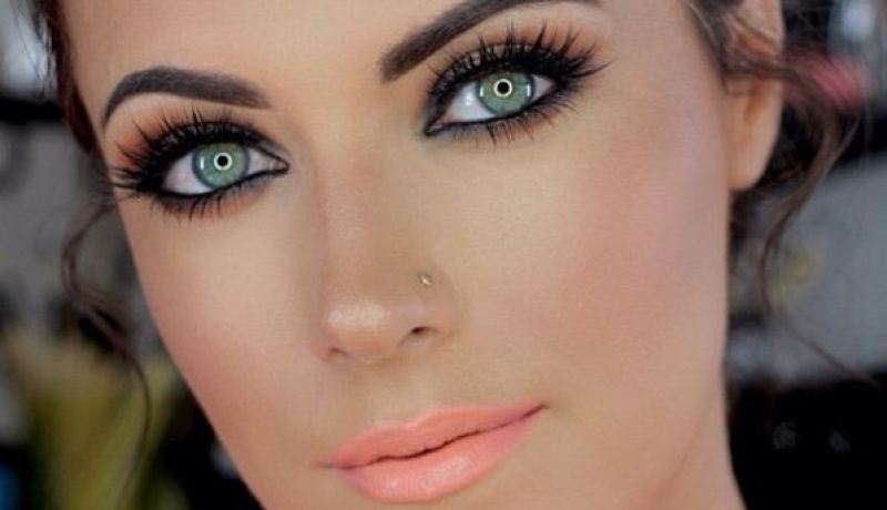 العثور على مؤثرة ميتة في غرفة نومها
