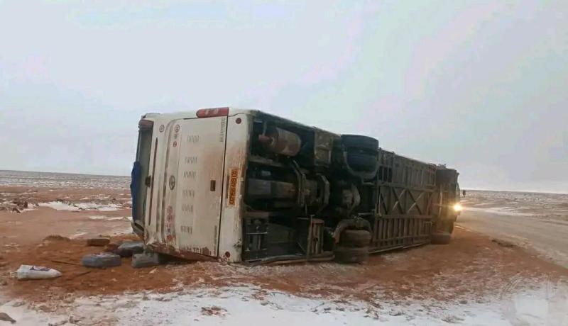 البيض: 11 جريحا إثر انحراف وانقلاب حافلة لنقل المسافرين