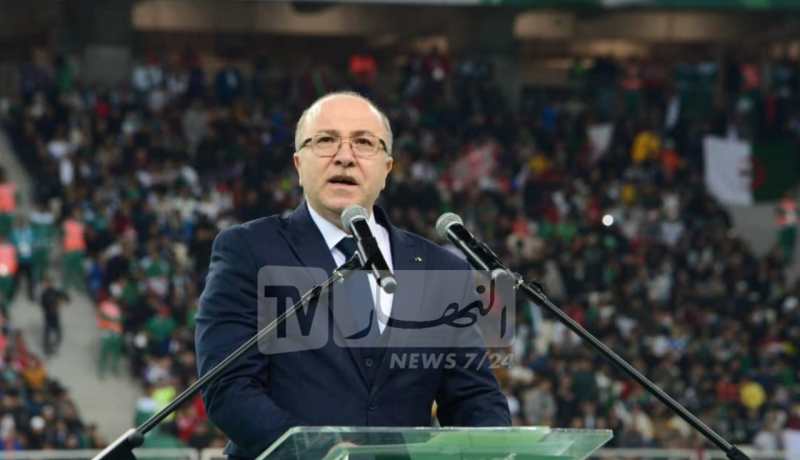 الوزير الأول: ” بعفويتكم حماسكم وتفاعلكم فإنكم تجعلون من هذه الطبعة استثنائية ببصمة جزائرية خالصة “