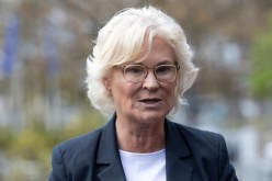 استقالة وزيرة الدفاع الألمانية