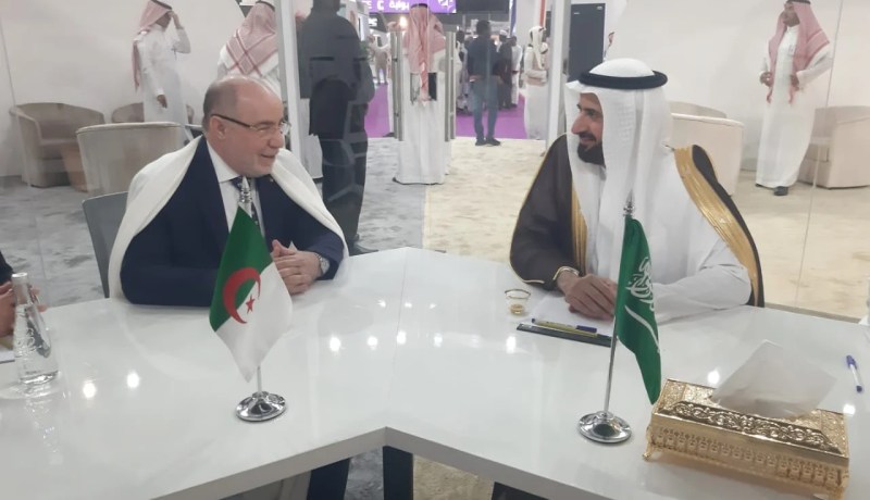 الجزائر والسعودية توقّعان إتفاقية الحج