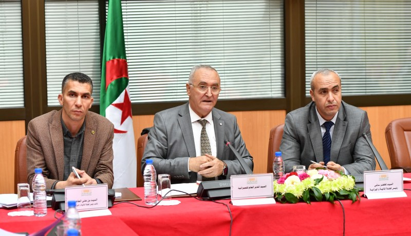 عجز الميزانية لسنة 2020 بلغ 901.976 مليار دج