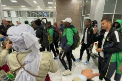 بالصور.. وفد منتخب موريتانيا يحل بوهران