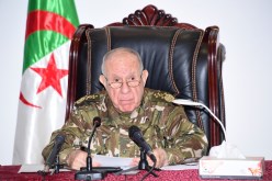 الفريق أول شنقريحة يسلم ماكرون رسالة من رئيس الجمهورية