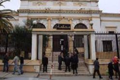 وكيل الجمهورية لدى محكمة عزازقة يأمر بفتح تحقيق في وفاة مفتش شرطة وإصابة أخر