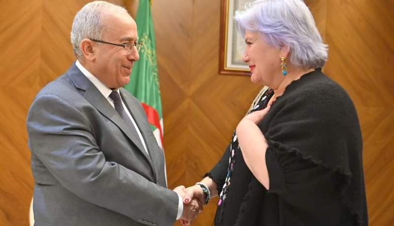 لعمامرة يستقبل رئيسة البرلمان الأنديني