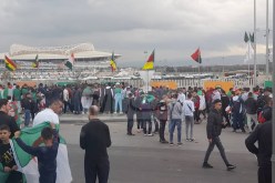 بالصور.. توافد غفير لأنصار الخضر على ملعب “نيلسون مانديلا”