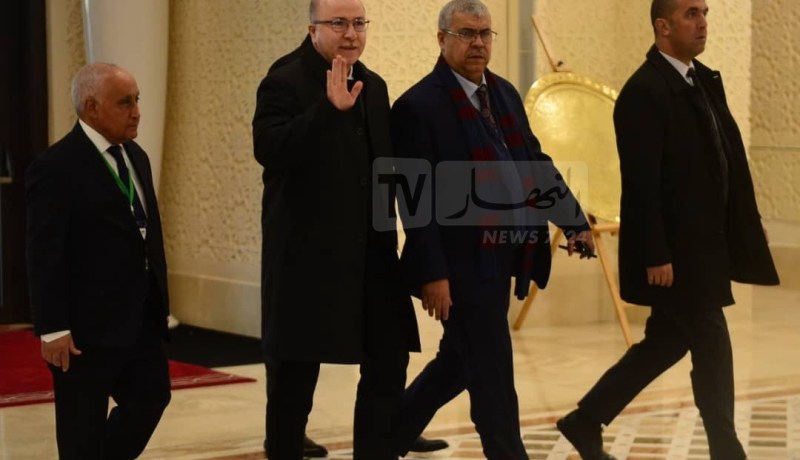 الوزير الأول يصل إلى المركز الدولي للمؤتمرات