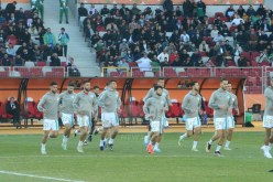 بالصور.. لاعبو الخضر يشرعون في الإحماءات تحسبا لموقعة النيجر