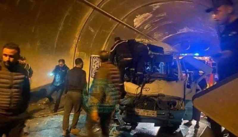 بجاية.. جريحان في إصطدام حافلة بشاحنة بطريق أنفاق خراطة