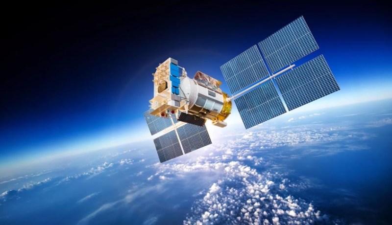 الكويت تطلق قمرها الصناعي الأول الثلاثاء