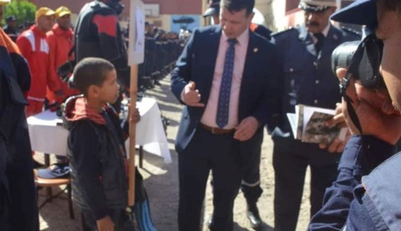 بالصور.. المدير العام للحماية المدنية يحقق أمنية طفل