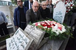 وزير المجاهدين في وقفة ترحم بمقبرة سيدي أمحمد على روح المناضل محمد بلوزداد