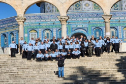 130 ضابطا صهيونيا يقتحمون المسجد الأقصى ويلتقطون صورا استفزازية