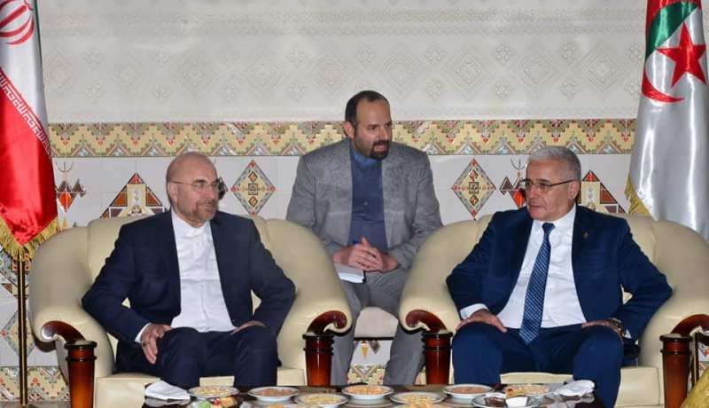 رئيس مجلس الشورى الإيراني يحل بالجزائر