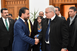 رئيس مجلس النواب العراقي يحل بالجزائر