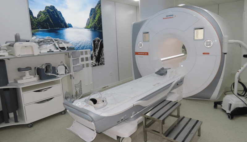 مستشفى مصطفى باشا يتدعم بأجهزة IRM وسكانار