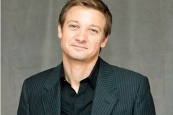 بعد حادث إزالة الثلوج.. الممثل الأمريكي جيريمي رينر في حالة حرجة