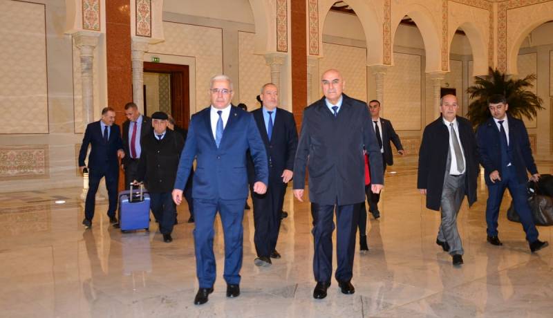 رئيس مجلس النواب لجمهورية طاجاكيستان يصل الجزائر