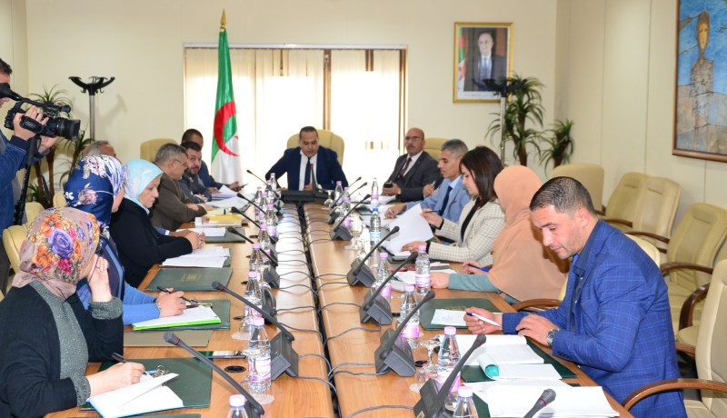 عرض مشروع القانون العضوي المتعلق بالإعلام غدا بقبة زيغود يوسف