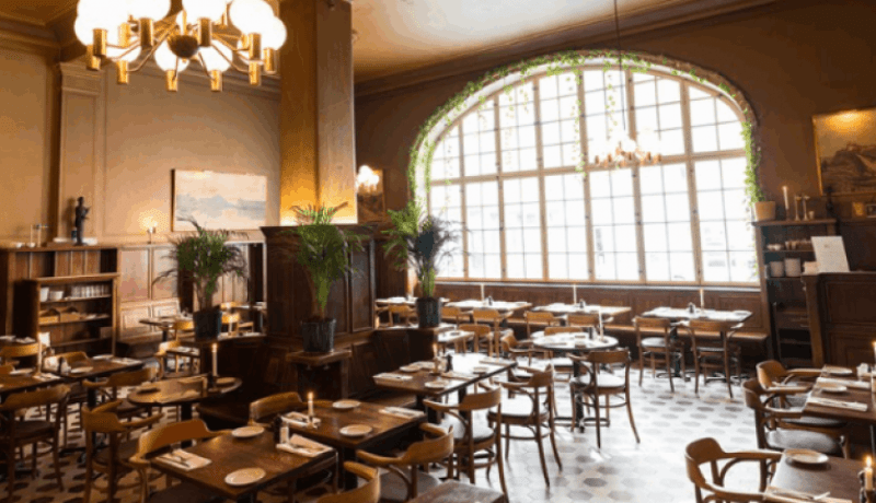 مطعم سويدي شهير..”العرب غير مرحب بهم عندي”