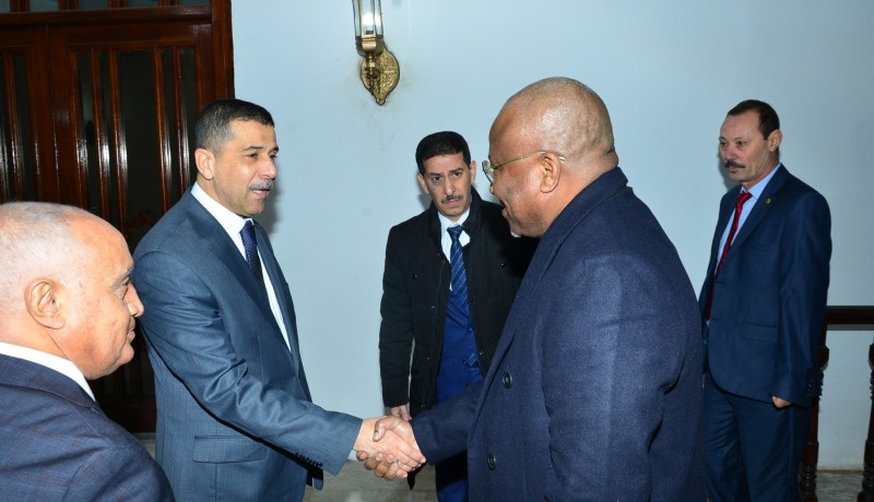 الأمين العام لاتحاد مجالس الدول الأعضاء بمنظمة التعاون الإسلامي يصل الجزائر