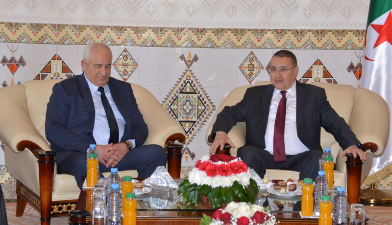 وزير الداخلية الفلسطيني يحل بالجزائر