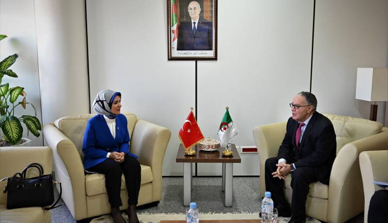 بلاني يستقبل سفيرة جمهورية تركيا بالجزائر