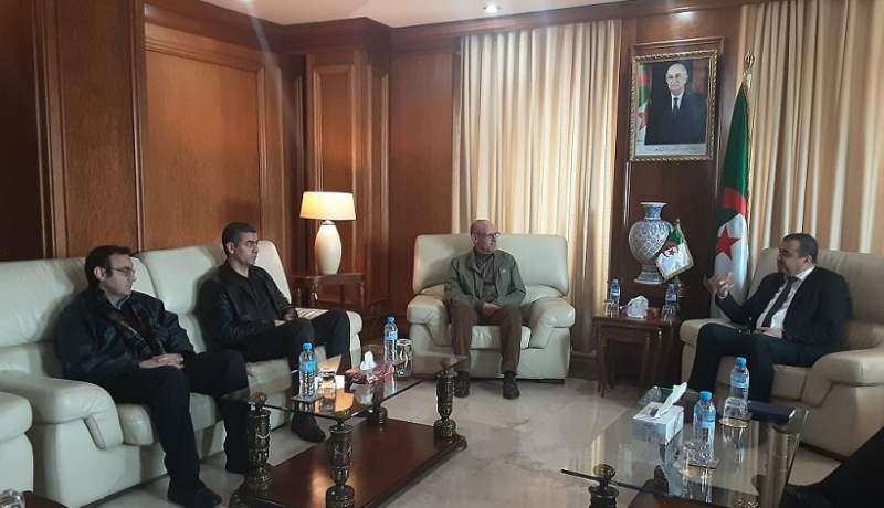 لتطوير المجال المنجمي بالجزائر.. عرقاب يستقبل أساتذة باحثين