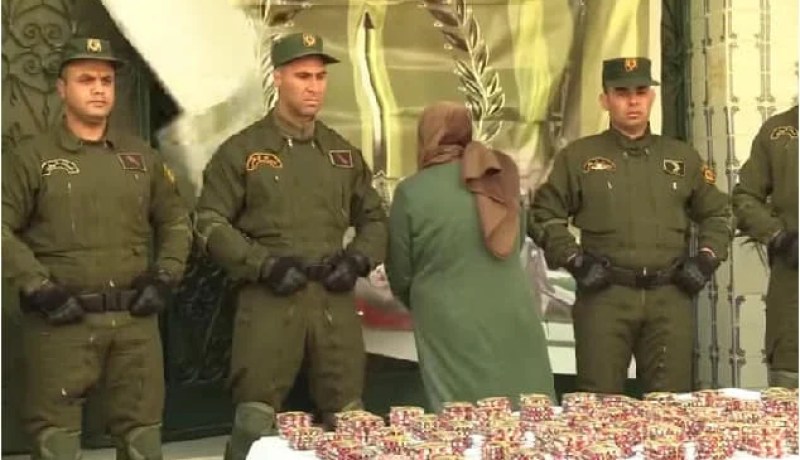 بسكرة: توقيف إمرأة على متن حافلة بحوزتها 12700 قرص من الصاروخ 