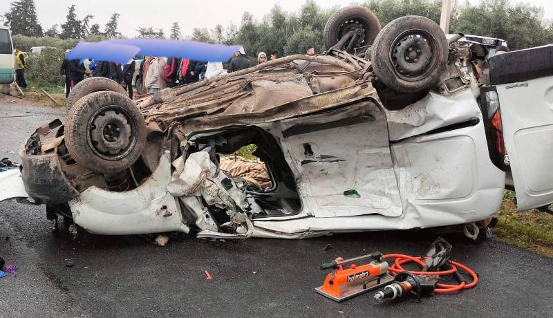 وهران: قتيلان و15 جريح إثر اصطدم بين حافلة لنقل المسافرين وسيارة