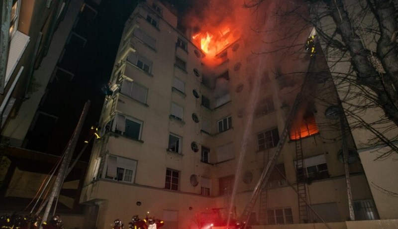 مصرع 7 أطفال ووالدتهم وإنقاذ الأب بحريق منزل في باريس