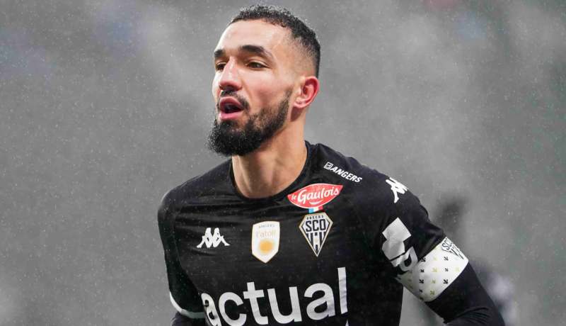 بن طالب يقود تشكيلة أنجي في مواجهة لوريان