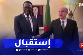 الوزير الأول يستقبل نظيره السنغالي في مقر إقامته بالعاصمة دكار