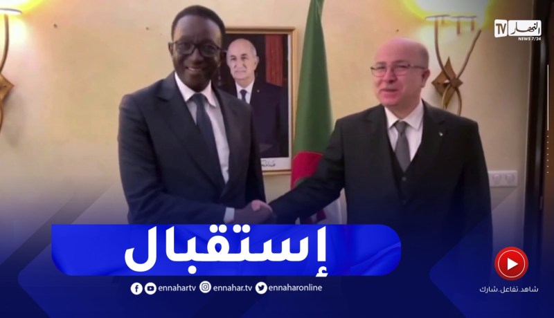الوزير الأول يستقبل نظيره السنغالي في مقر إقامته بالعاصمة دكار