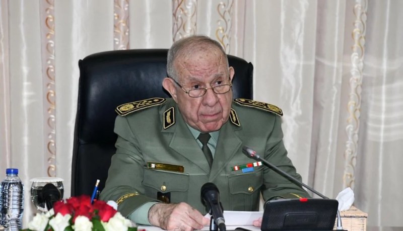 الفريق أول السعيد شنقريحة في زيارة عمل إلى الناحية العسكرية السادسة