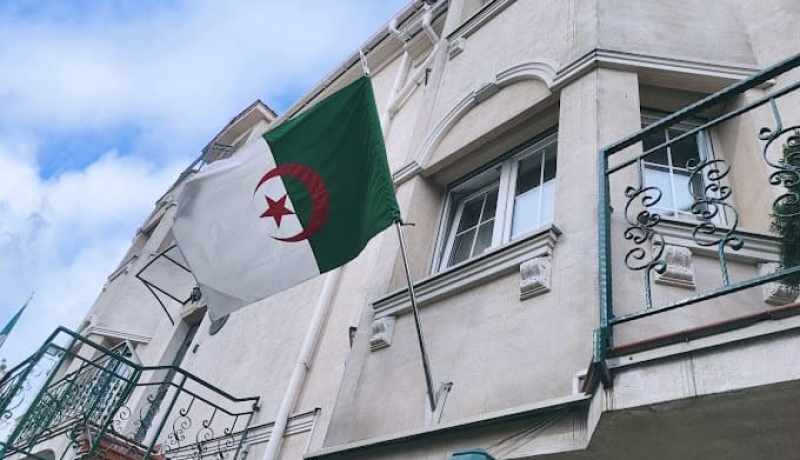 الجزائر تعيد فتح سفارتها بأوكرانيا