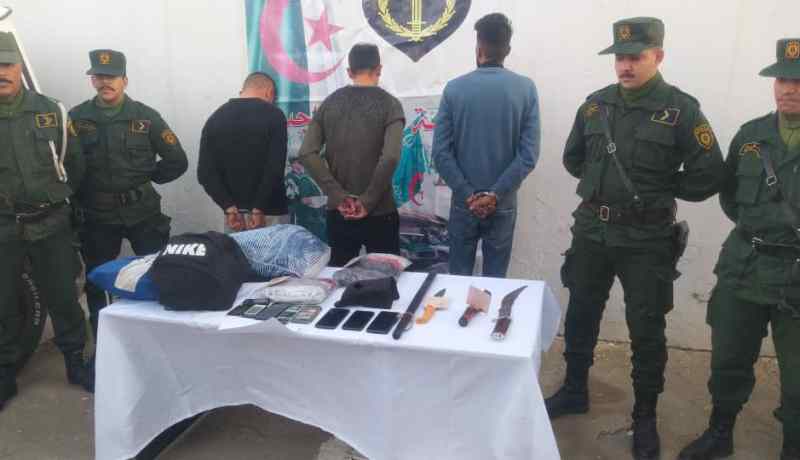 باتنة: الدرك يطيح بعصابة تعتدي على المواطنين بفسديس