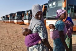 وزير الداخلية: ترحيل المهاجرين الأفارقة يتم في أحسن الظروف الإنسانية