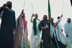 بالفيديو.. رونالدو يرتدي “القميص” في احتفالات النصر بيوم التأسيس