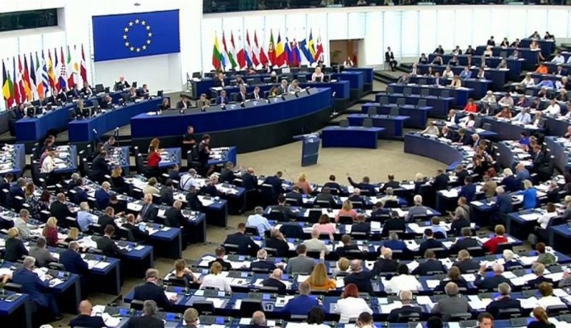 قاضي التحقيق في فضيحة الفساد بالبرلمان الأوروبي يرفض الإنسحاب من القضية