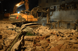 جهود إنقاذ عالقي الزلزال أحياءً تقترب من النهاية