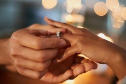 إنسانة تقية تحلم أن يكون لها بيت وأسرة وزوج يحبها