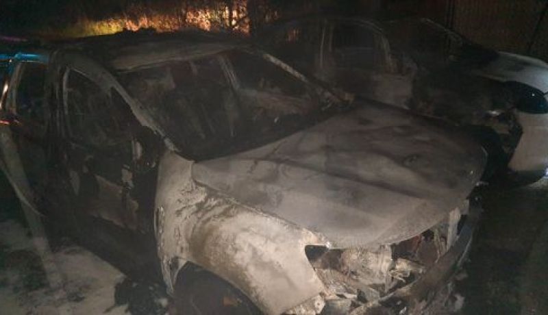 القليعة.. حريق مهول بموقف السيارات خاص بالسكنات الوظيفية بمعهد الضرائب