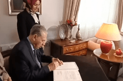 زلزال تركيا.. باسم رئيس الجمهورية قوجيل يوقع على سجل التعازي