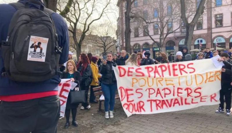 ستراسبورغ: تجمع مئات المتظاهرين للمطالبة بتسوية أوضاع الحراڤة