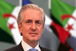 فرنسا تحيل سفيرها في الجزائر إلى التقاعد