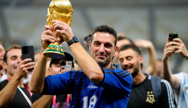 ساكالوني يجدد عقده مع منتخب الأرجنتين